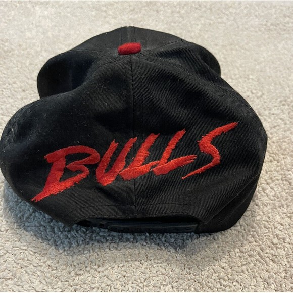 Vintage Chicago Bulls snapback Hat ADJ Underline w/ Rear Spell out logo - Picture 2 of 4